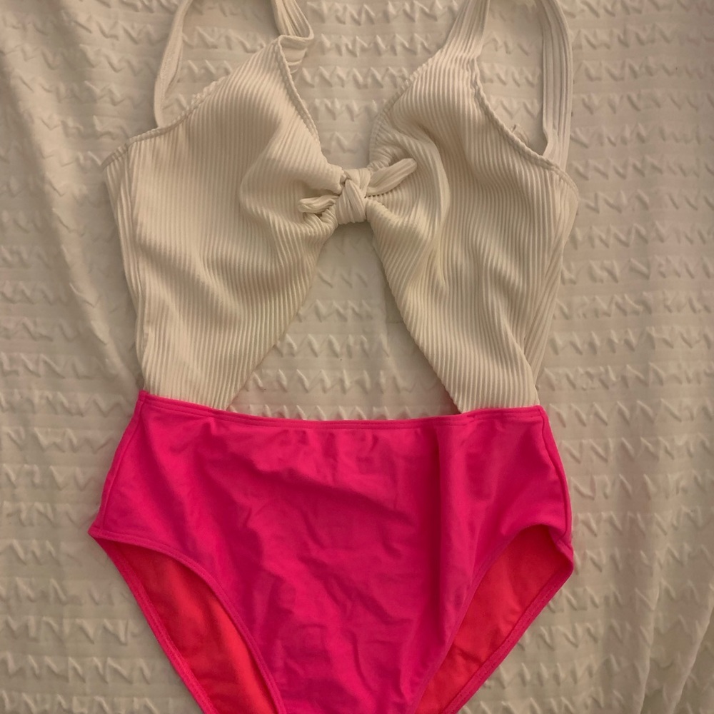 Pink and white Hollister bathing suit!